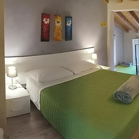 Adelphia Guest house *