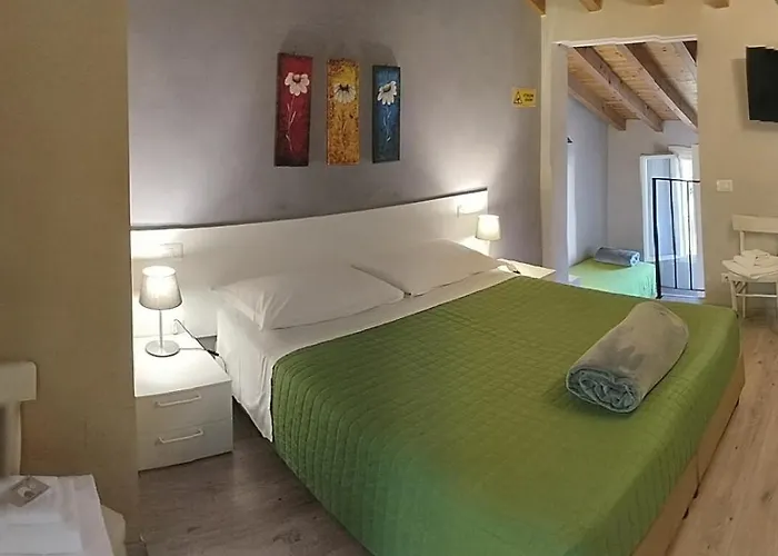 Adelphia Affittacamere 3*