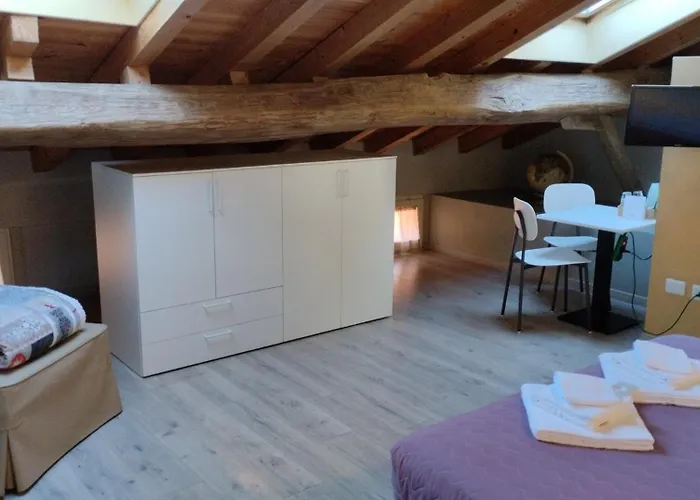 게스트하우스 Adelphia 3*